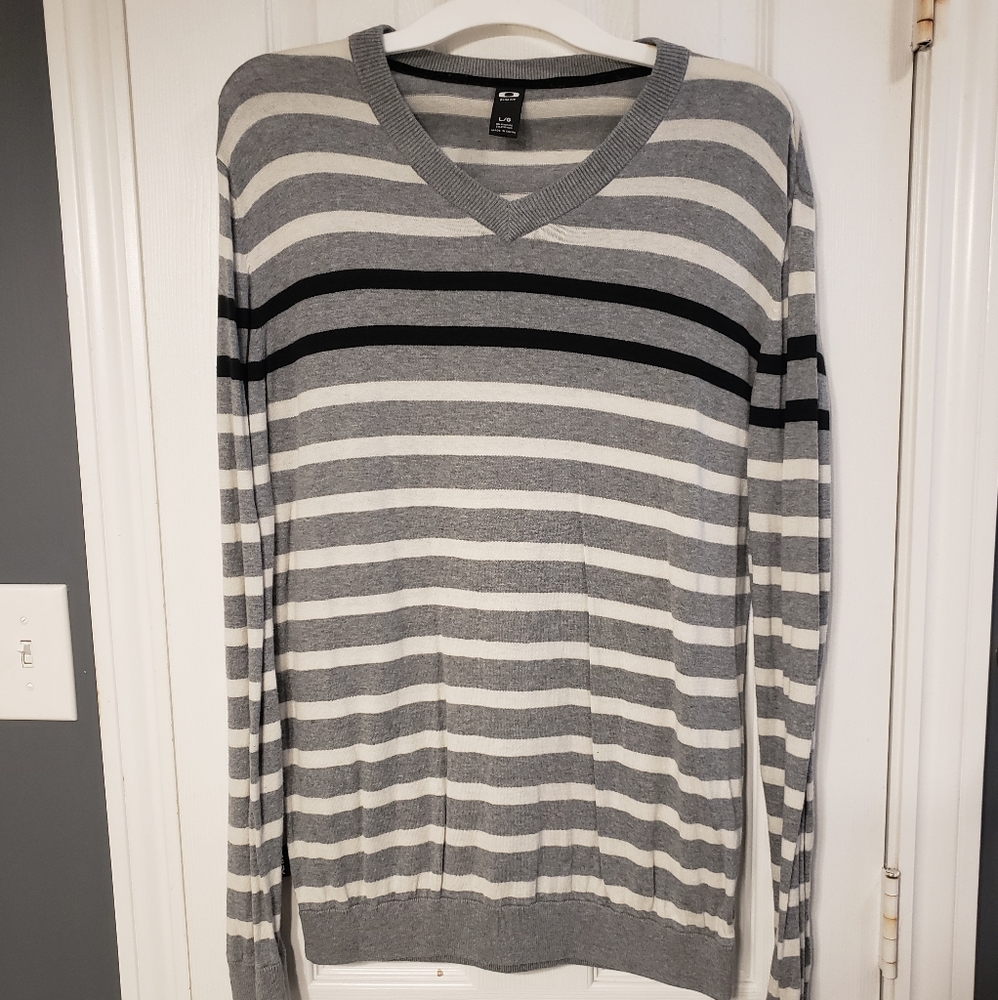 Oakley Men's Icon V-Neck Sweater - L